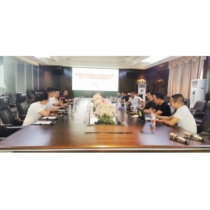 河南省辦公家具協(xié)會(huì)會(huì)長(zhǎng)張鋒一行到訪(fǎng)思進(jìn)家具集團(tuán)指導(dǎo)工作！